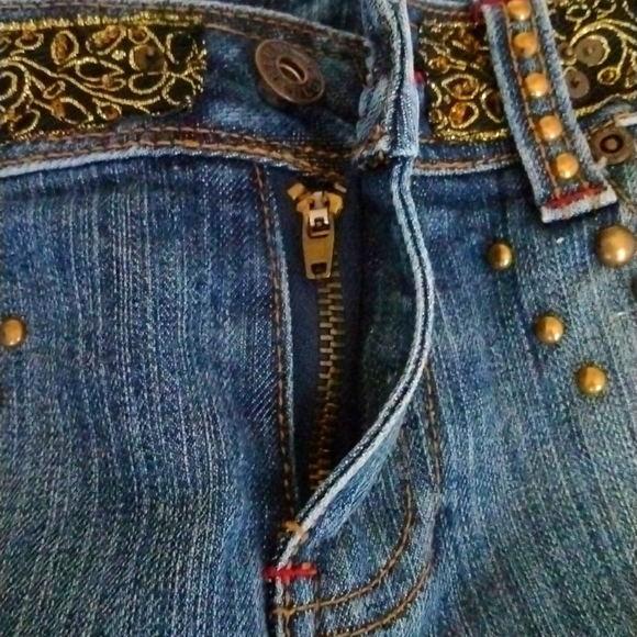 Blues Highrise Jeans - Picture 6 of 7